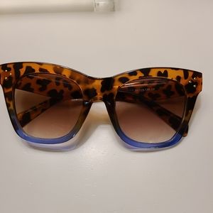 Le Radiant leopard blue sunglasses